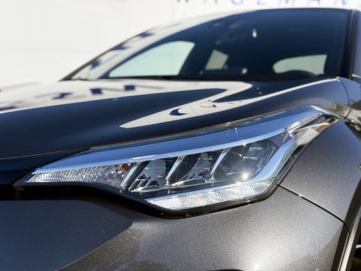 Toyota C-HR 1.8 Hybrid Team D | CarPlay | ACC | Camera | Keyless | 18 inch ActivLease financial lease