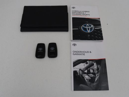 Toyota Corolla 2.0 Hybrid GR-Sport | Stoelverwarming | Adaptive cruise | Sportstoelen | Carplay | Camera | Park ... ActivLease financial lease