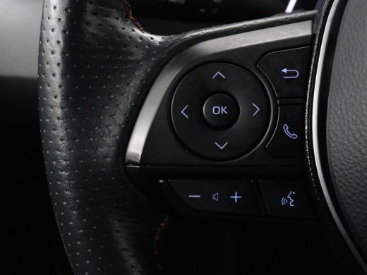 Toyota Corolla 2.0 Hybrid GR-Sport | Stoelverwarming | Adaptive cruise | Sportstoelen | Carplay | Camera | Park ... ActivLease financial lease