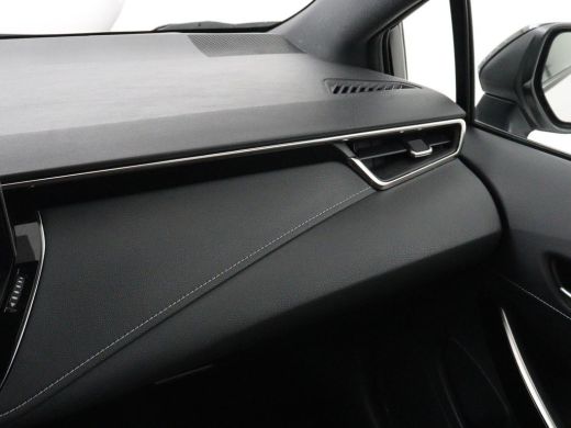 Toyota Corolla 2.0 Hybrid GR-Sport | Stoelverwarming | Adaptive cruise | Sportstoelen | Carplay | Camera | Park ... ActivLease financial lease