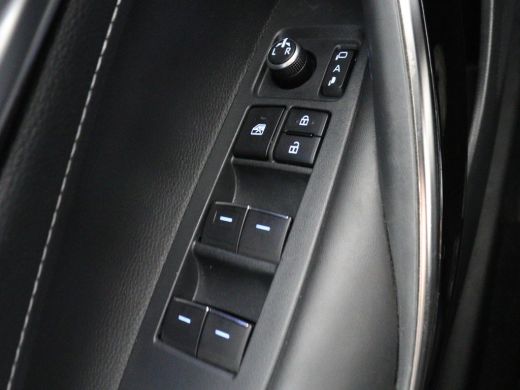 Toyota Corolla 2.0 Hybrid GR-Sport | Stoelverwarming | Adaptive cruise | Sportstoelen | Carplay | Camera | Park ... ActivLease financial lease