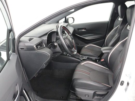 Toyota Corolla 2.0 Hybrid GR-Sport | Stoelverwarming | Adaptive cruise | Sportstoelen | Carplay | Camera | Park ... ActivLease financial lease