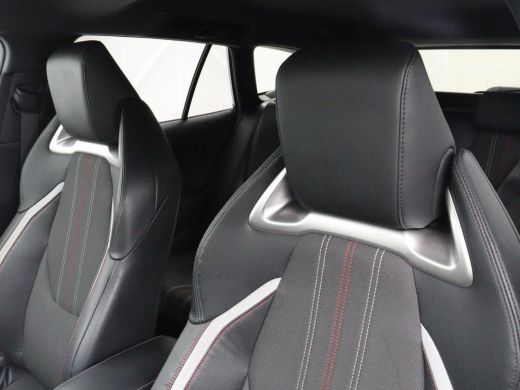 Toyota Corolla 2.0 Hybrid GR-Sport | Stoelverwarming | Adaptive cruise | Sportstoelen | Carplay | Camera | Park ... ActivLease financial lease