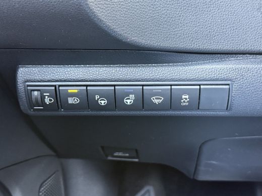 Toyota Corolla Touring Sports 2.0 Hybrid Team D | Trekhaak | CarPlay | ACC | Camera | LED | 17 inch ActivLease financial lease