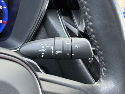 Toyota Corolla Touring Sports 2.0 Hybrid Team D | Trekhaak | CarPlay | ACC | Camera | LED | 17 inch ActivLease financial lease