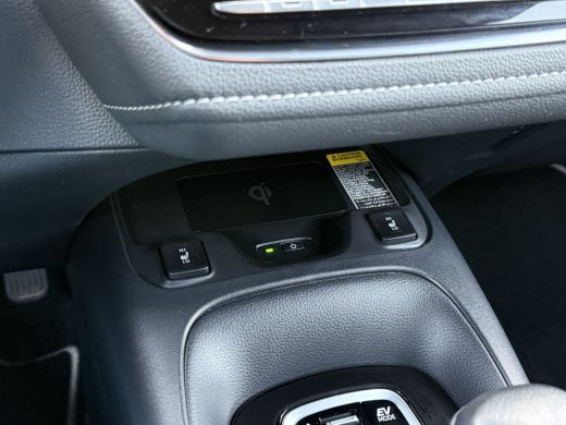 Toyota Corolla Touring Sports 2.0 Hybrid Team D | Trekhaak | CarPlay | ACC | Camera | LED | 17 inch ActivLease financial lease