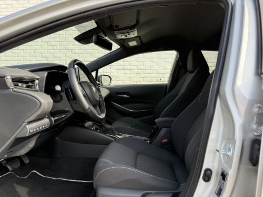 Toyota Corolla Touring Sports 2.0 Hybrid Team D | Trekhaak | CarPlay | ACC | Camera | LED | 17 inch ActivLease financial lease