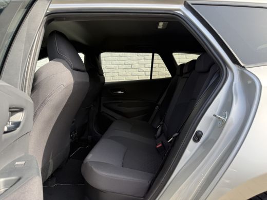 Toyota Corolla Touring Sports 2.0 Hybrid Team D | Trekhaak | CarPlay | ACC | Camera | LED | 17 inch ActivLease financial lease