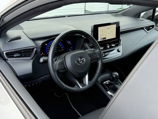Toyota Corolla Touring Sports 2.0 Hybrid Team D | Trekhaak | CarPlay | ACC | Camera | LED | 17 inch ActivLease financial lease