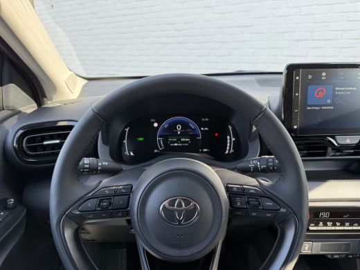 Toyota Yaris 1.5 Hybrid 115 Dynamic | ACC | CarPlay | Camera | LED | Winter-Pakket ActivLease financial lease