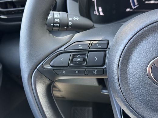 Toyota Yaris 1.5 Hybrid 115 Dynamic | ACC | CarPlay | Camera | LED | Winter-Pakket ActivLease financial lease