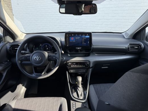 Toyota Yaris 1.5 Hybrid 115 Dynamic | ACC | CarPlay | Camera | LED | Winter-Pakket ActivLease financial lease