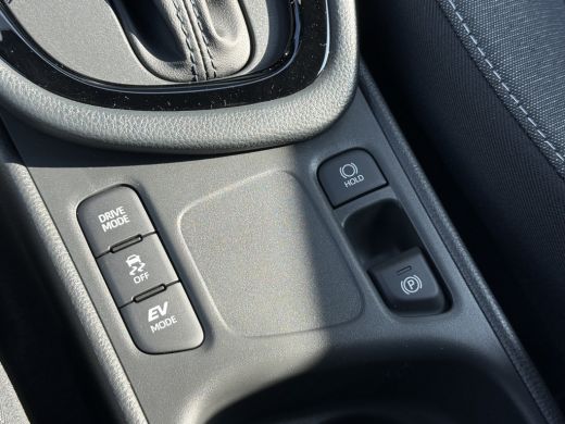 Toyota Yaris 1.5 Hybrid 115 Dynamic | ACC | CarPlay | Camera | LED | Winter-Pakket ActivLease financial lease