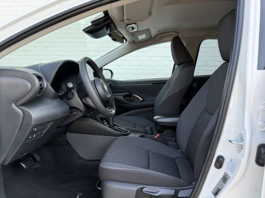 Toyota Yaris 1.5 Hybrid 115 Dynamic | ACC | CarPlay | Camera | LED | Winter-Pakket ActivLease financial lease