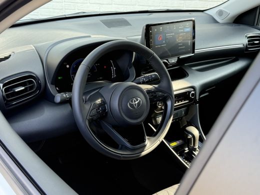 Toyota Yaris 1.5 Hybrid 115 Dynamic | ACC | CarPlay | Camera | LED | Winter-Pakket ActivLease financial lease