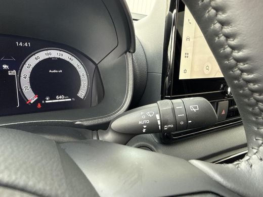 Toyota Yaris 1.5 Hybrid 130 Executive | Navigatie | Apple CarPlay/Android auto | Achteruitrijcamera | Parkeers... ActivLease financial lease