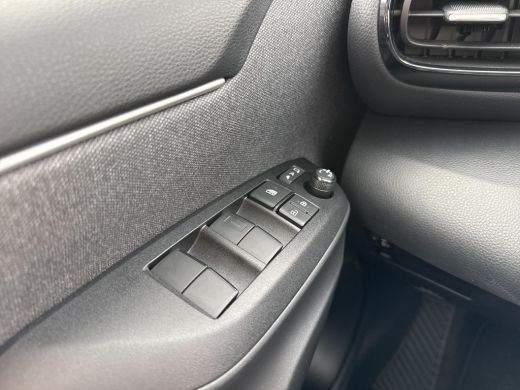 Toyota Yaris 1.5 Hybrid Executive | Apple CarPlay/Android auto | Achteruitrijcamera | Parkeersensoren | Head-u... ActivLease financial lease