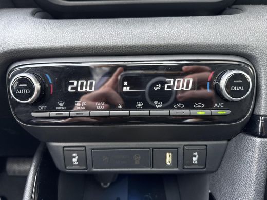 Toyota Yaris 1.5 Hybrid Executive | Apple CarPlay/Android auto | Achteruitrijcamera | Parkeersensoren | Head-u... ActivLease financial lease