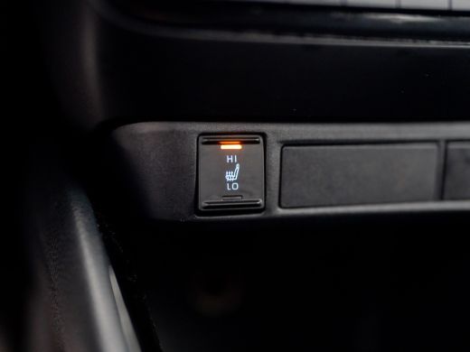 Toyota Yaris 1.5 Hybrid Executive | Bi-Tone | 17'' | Stoelverw. | Apple Carplay/ Android Auto | Prijs Rijklaar!! ActivLease financial lease