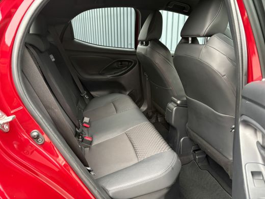 Toyota Yaris 1.5 Hybrid Executive | Bi-Tone | 17'' | Stoelverw. | Apple Carplay/ Android Auto | Prijs Rijklaar!! ActivLease financial lease