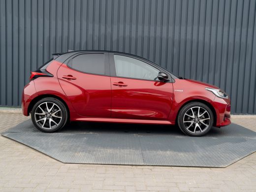 Toyota Yaris 1.5 Hybrid Executive | Bi-Tone | 17'' | Stoelverw. | Apple Carplay/ Android Auto | Prijs Rijklaar!! ActivLease financial lease