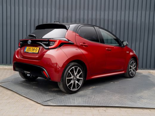 Toyota Yaris 1.5 Hybrid Executive | Bi-Tone | 17'' | Stoelverw. | Apple Carplay/ Android Auto | Prijs Rijklaar!! ActivLease financial lease