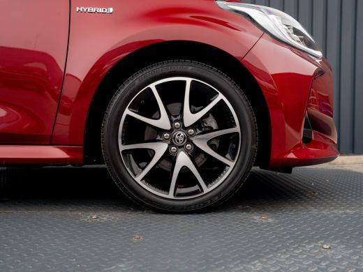 Toyota Yaris 1.5 Hybrid Executive | Bi-Tone | 17'' | Stoelverw. | Apple Carplay/ Android Auto | Prijs Rijklaar!! ActivLease financial lease