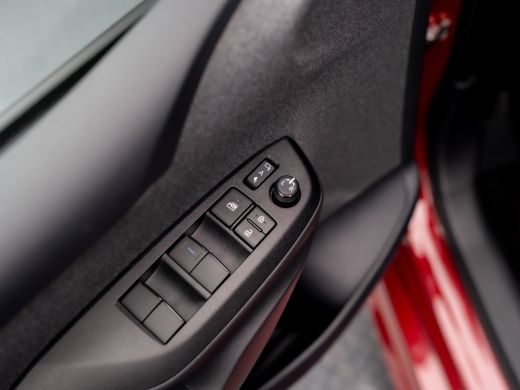 Toyota Yaris 1.5 Hybrid Executive | Bi-Tone | 17'' | Stoelverw. | Apple Carplay/ Android Auto | Prijs Rijklaar!! ActivLease financial lease