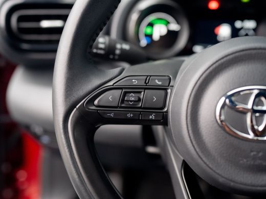 Toyota Yaris 1.5 Hybrid Executive | Bi-Tone | 17'' | Stoelverw. | Apple Carplay/ Android Auto | Prijs Rijklaar!! ActivLease financial lease