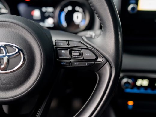 Toyota Yaris 1.5 Hybrid Executive | Bi-Tone | 17'' | Stoelverw. | Apple Carplay/ Android Auto | Prijs Rijklaar!! ActivLease financial lease