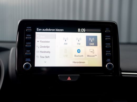 Toyota Yaris 1.5 Hybrid Executive | Bi-Tone | 17'' | Stoelverw. | Apple Carplay/ Android Auto | Prijs Rijklaar!! ActivLease financial lease