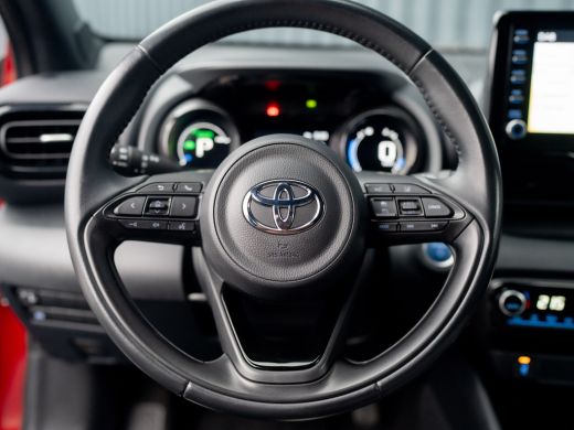 Toyota Yaris 1.5 Hybrid Executive | Bi-Tone | 17'' | Stoelverw. | Apple Carplay/ Android Auto | Prijs Rijklaar!! ActivLease financial lease