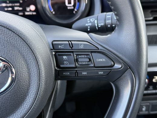 Toyota Yaris 1.5 Hybrid Tokyo Spirit | HUD | ACC | Camera | LED | 17 inch ActivLease financial lease