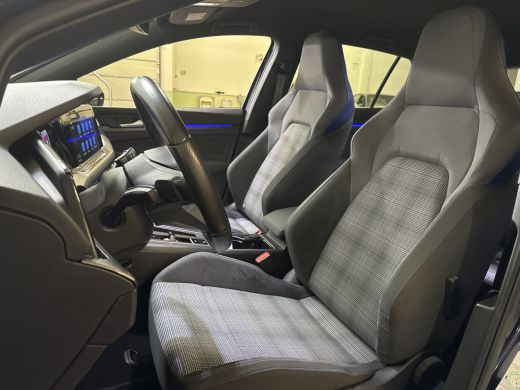 Volkswagen Golf GTE 245PK HYBRID SPORT CAMERA/CARPLAY/NAVI ActivLease financial lease