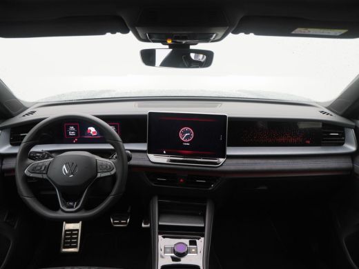 Volkswagen Tayron 1.5 eHybrid 204 Pk Automaat R-Line | Black Style | Trekhaak | Panorama dak | Stoel/Stuur Verwarmi... ActivLease financial lease