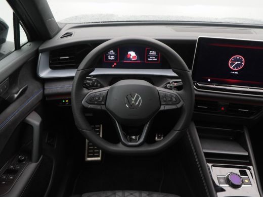 Volkswagen Tayron 1.5 eHybrid 204 Pk Automaat R-Line | Black Style | Trekhaak | Panorama dak | Stoel/Stuur Verwarmi... ActivLease financial lease