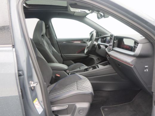 Volkswagen Tayron 1.5 eHybrid 204 Pk Automaat R-Line | Black Style | Trekhaak | Panorama dak | Stoel/Stuur Verwarmi... ActivLease financial lease