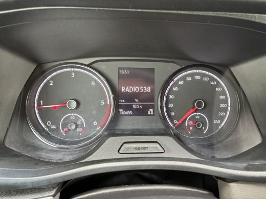 Volkswagen Transporter 2.0 TDI L1H1 Trekhaak Carplay Sensoren Voorruitverwarming Airco ActivLease financial lease