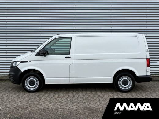 Volkswagen Transporter 2.0 TDI L1H1 Trekhaak Carplay Sensoren Voorruitverwarming Airco ActivLease financial lease