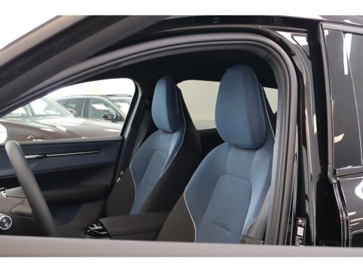 Volvo  EX30 272PK Extended Range Plus Europa 69 kWh | Privacy glas | 20'' | Pano-dak | Power seats | Climate ... ActivLease financial lease