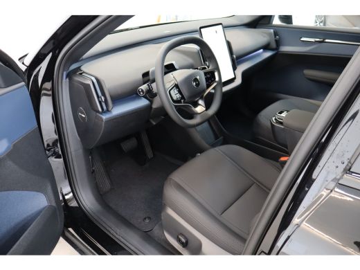 Volvo  EX30 272PK Extended Range Plus Europa 69 kWh | Privacy glas | 20'' | Pano-dak | Power seats | Climate ... ActivLease financial lease