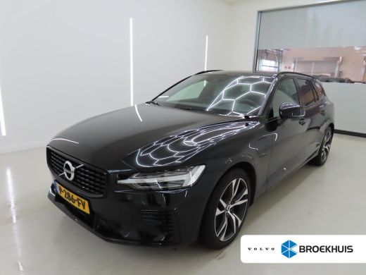 Volvo  V60 T6 Plug-in hybrid AWD Plus Dark | Panoramadak | Trekhaak | Stoel en stuurwielverwarming | Adaptie...