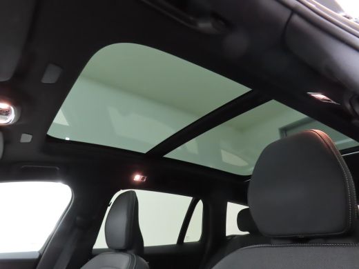 Volvo  V60 T6 Plug-in hybrid AWD Plus Dark | Panoramadak | Trekhaak | Stoel en stuurwielverwarming | Adaptie... ActivLease financial lease