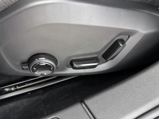 Volvo  V60 B3 Plus Bright | 18" Allseason | 360 Camera | Trekhaak | Full LED | Elektr. verst. Stoelen | Harm... ActivLease financial lease