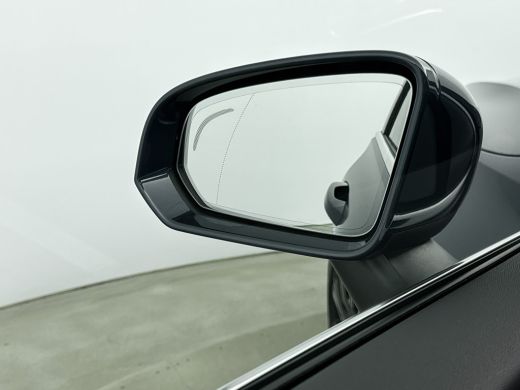 Volvo  V60 B3 Plus Bright | 18" Allseason | 360 Camera | Trekhaak | Full LED | Elektr. verst. Stoelen | Harm... ActivLease financial lease