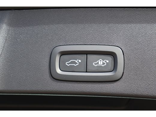 Volvo  XC40 2.0 B4 Plus Dark | Harman Kardon | BLIS | Trekhaak | ActivLease financial lease