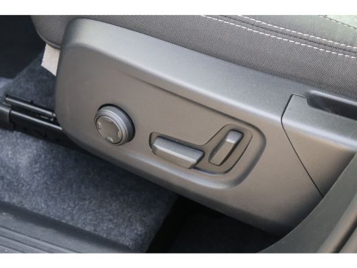 Volvo  XC40 2.0 B4 Plus Dark | Harman Kardon | BLIS | Trekhaak | ActivLease financial lease