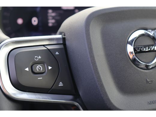 Volvo  XC40 2.0 B4 Plus Dark | Harman Kardon | BLIS | Trekhaak | ActivLease financial lease