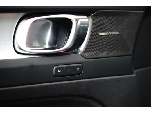 Volvo  XC40 T4 Recharge Plus Dark | Harman/Kardon | Elek. Stoel | All Seasons | Keyless | Stoel- & Stuurverwa... ActivLease financial lease