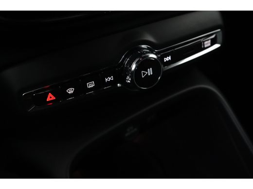 Volvo  XC40 T4 Recharge Plus Dark | Harman/Kardon | Elek. Stoel | All Seasons | Keyless | Stoel- & Stuurverwa... ActivLease financial lease